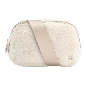 NEW Lululemon Everywhere Belt Bag Fleece